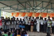 विकास प्रतिष्ठान - महाराष्ट्र राज्य या सामाजिक संस्थेच्या वतीने मोफत शालेय गणवेश वाटप